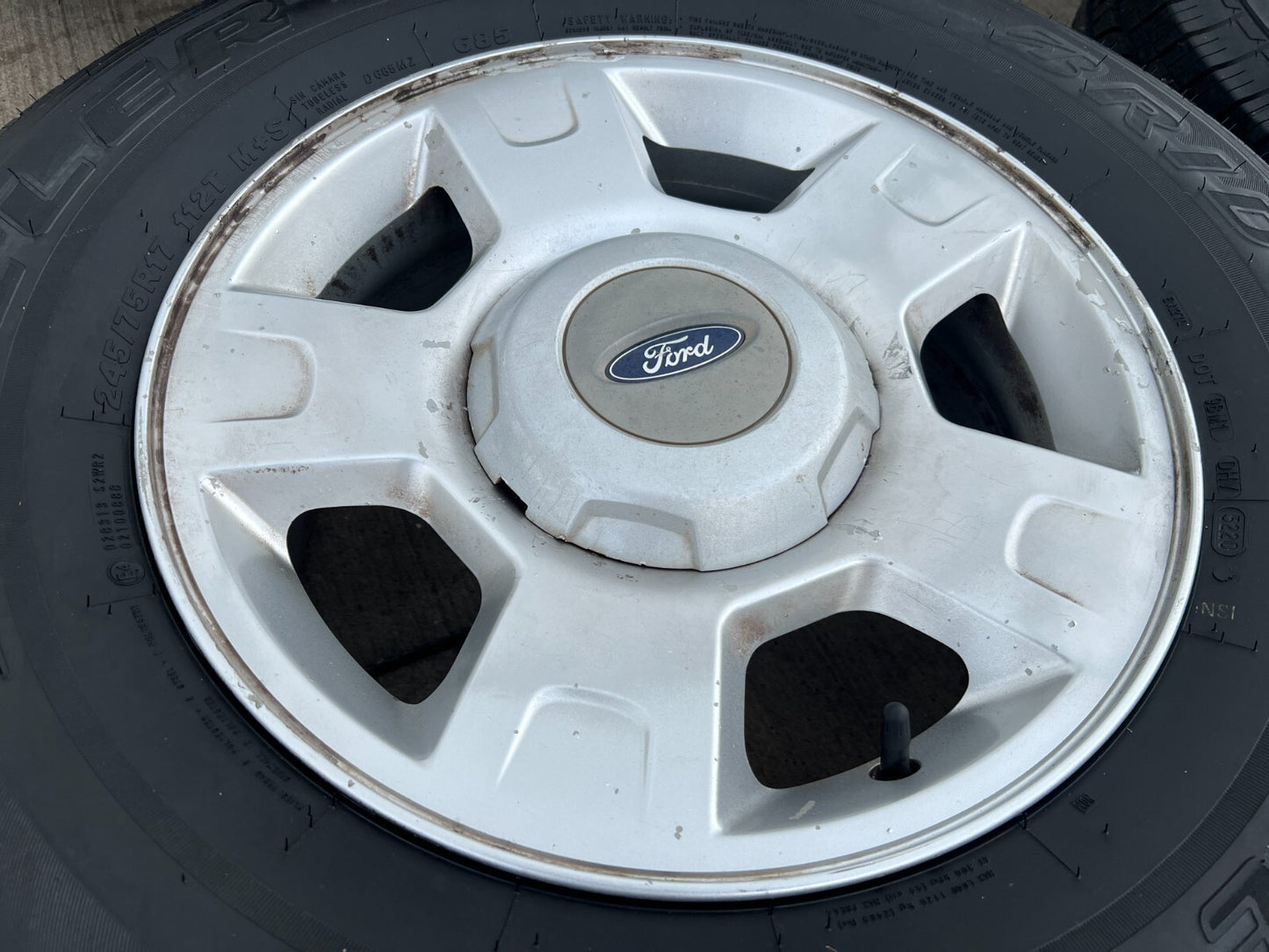 17" Ford F-150 Expedition OEM 3553 rims wheels tires