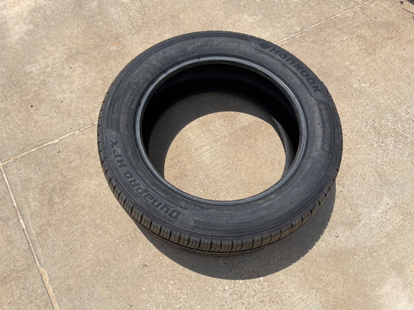(1) 255/55/20 Hankook Dynapro HPX A/S tire 255/55R20 110V M+S