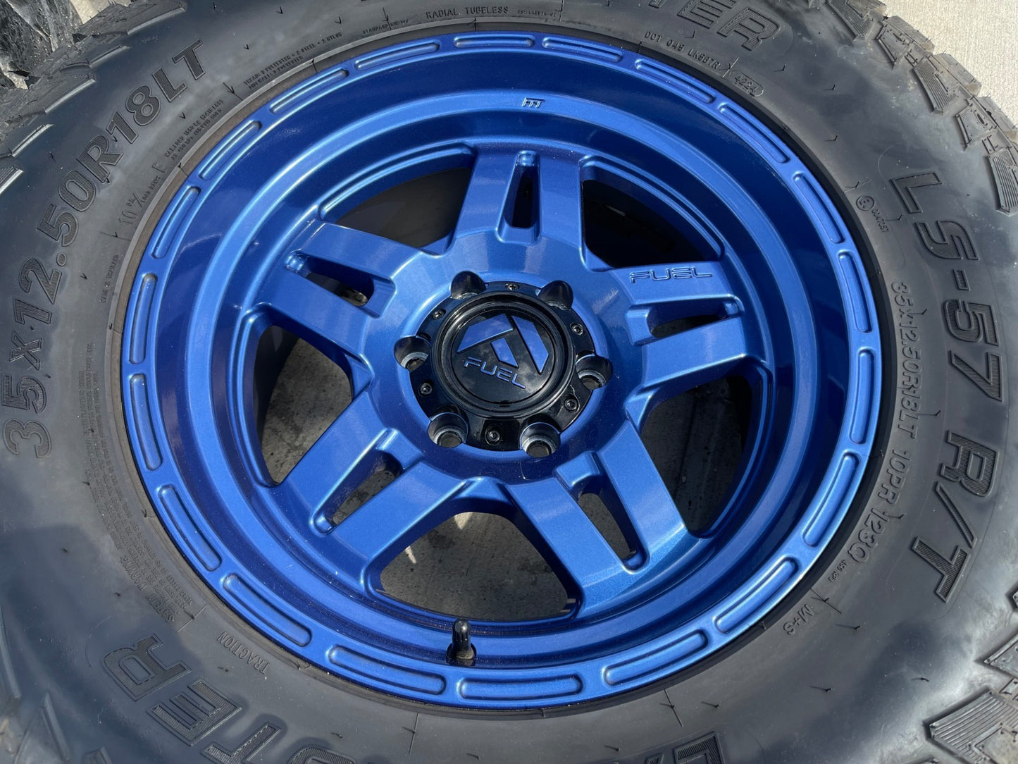 18x9 18" FUEL Oxide D802 Silverado RAM Tacoma wheels rims 6x139 6x5.5 35"