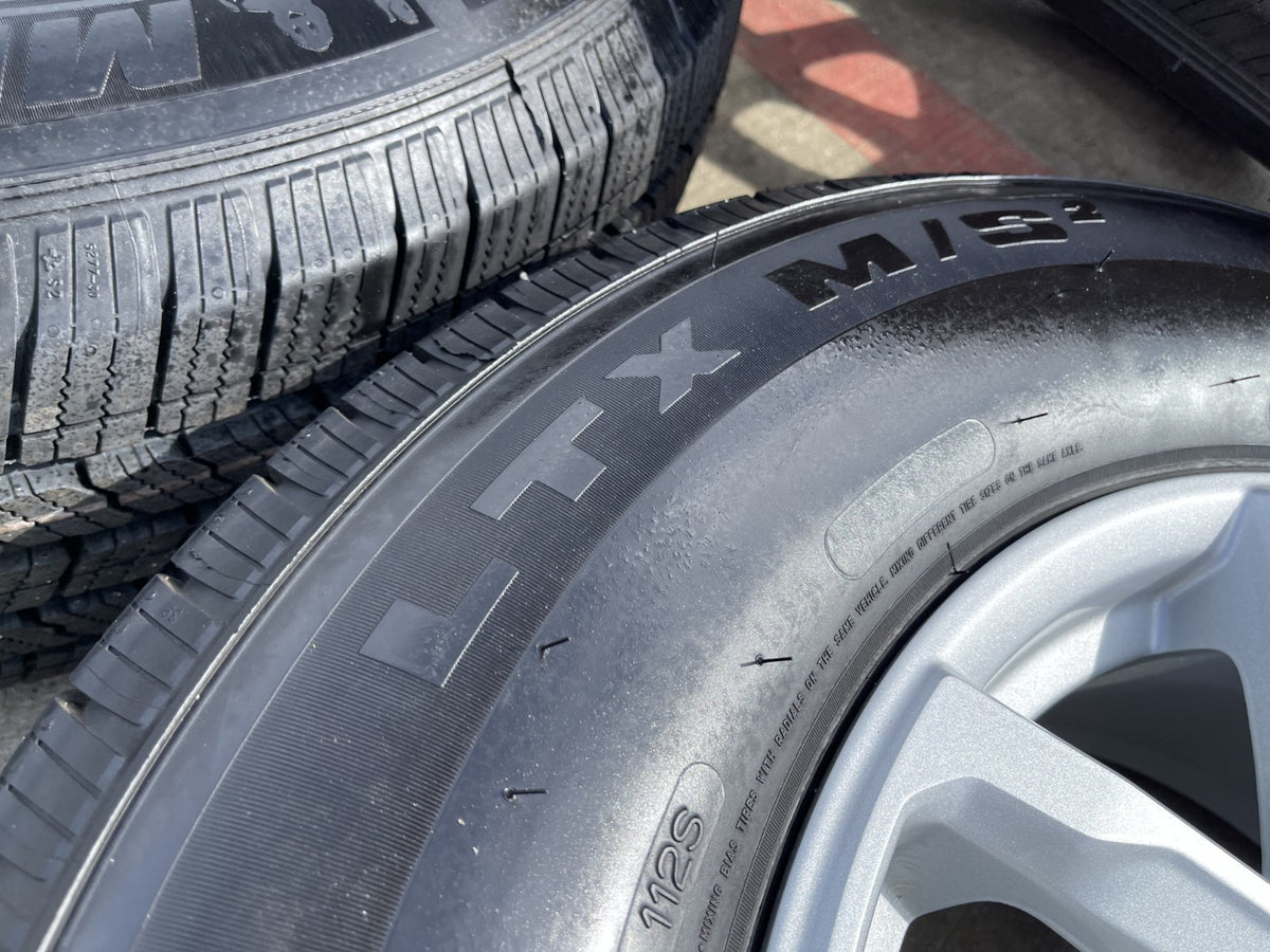 17" Jeep Wrangler Gladiator RUBICON OEM 9301 95329 wheels rims tires MICHELIN