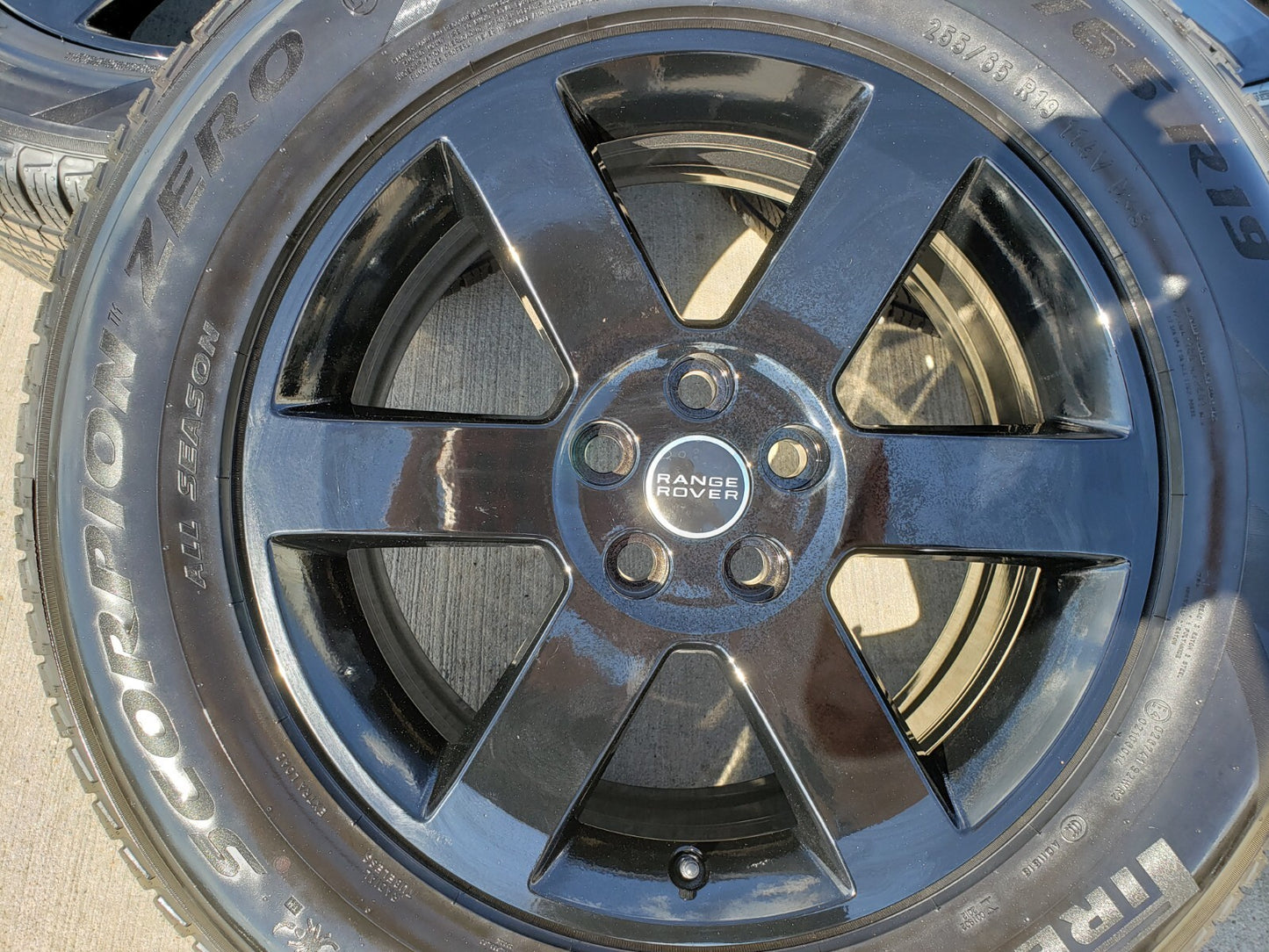 19" Land Rover DEFENDER Range Rover OEM 72348 wheels rims PIRELLI NEW