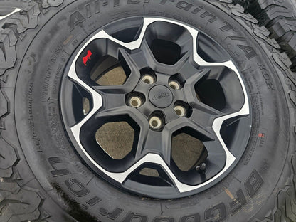 17" Jeep Wrangler Rubicon OEM wheels rims Gladiator 96832 9282 2023 2024 2025