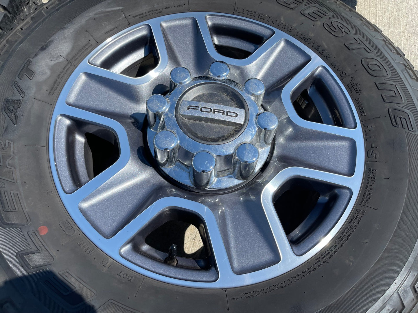 18" Ford F-250 F-350 Lariat FX-4 OEM wheels 10480 10298 tires BRIDGESTONE A/T