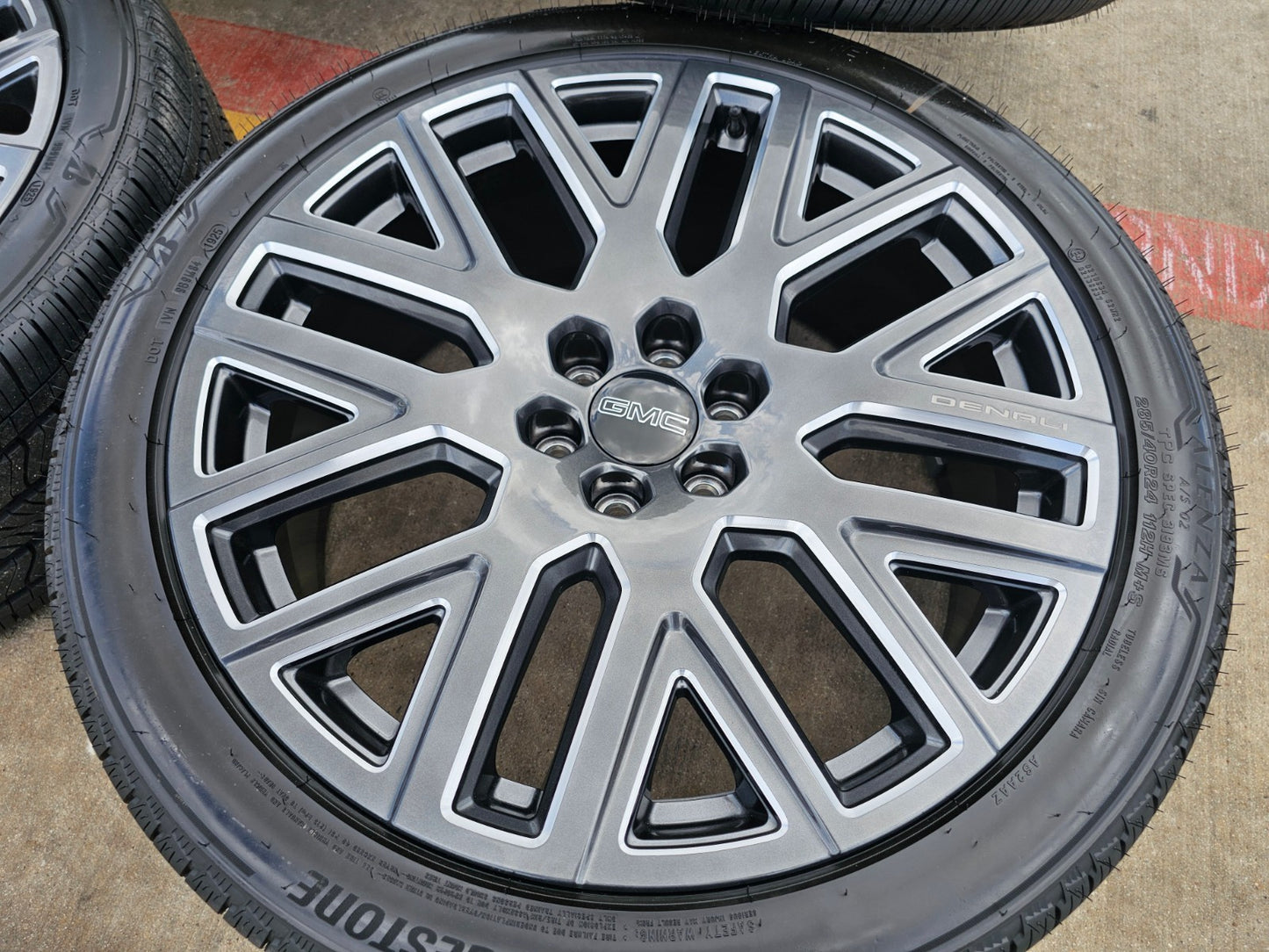 24" GMC Yukon Sierra DENALI OEM wheels rims tires 2023 2024 2025 2026 2027 NEW