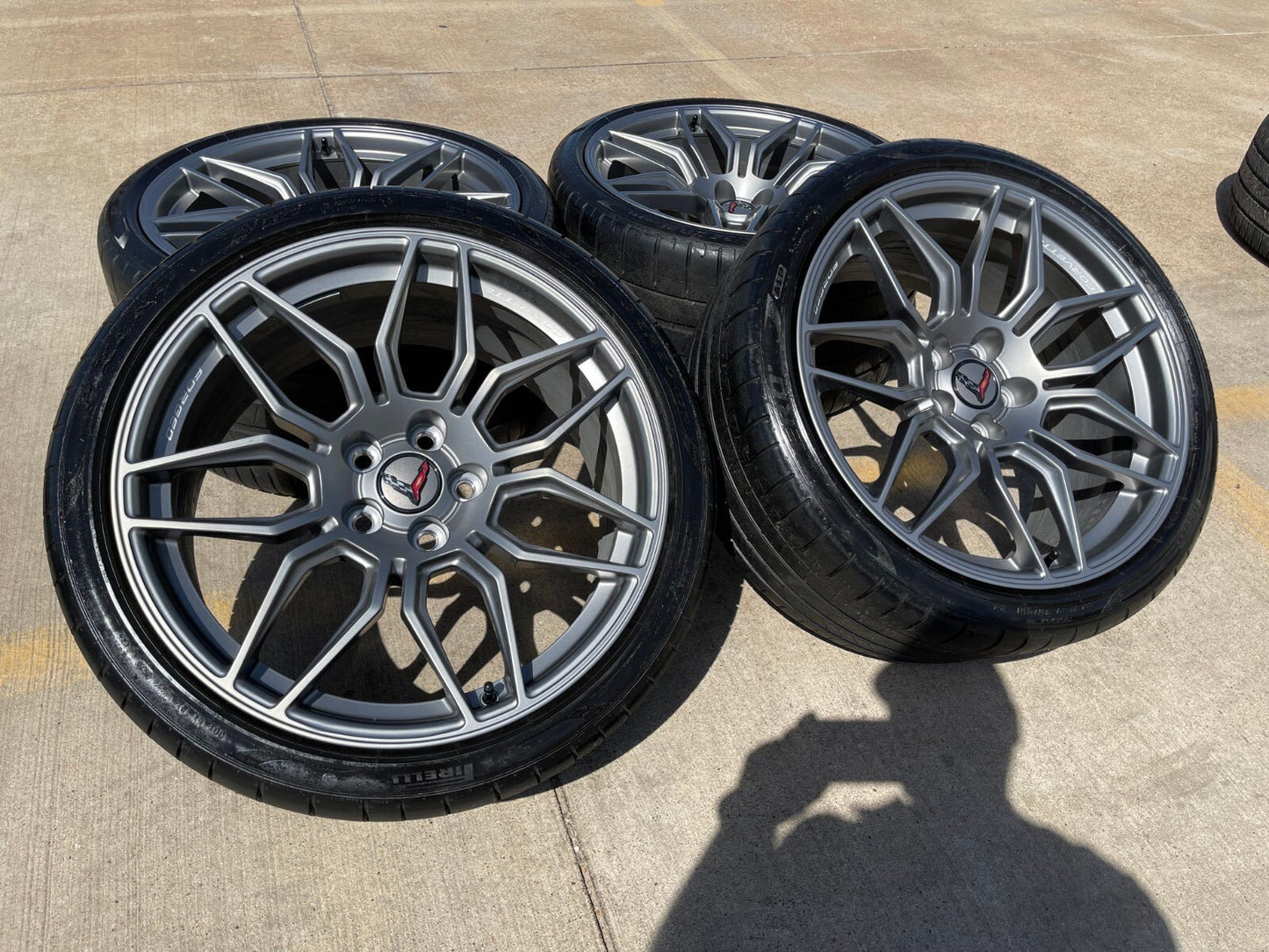 20" + 21" Chevy Corvette Z06 C8 OEM wheels rims 95580 95581 tires 2023 2024 2025