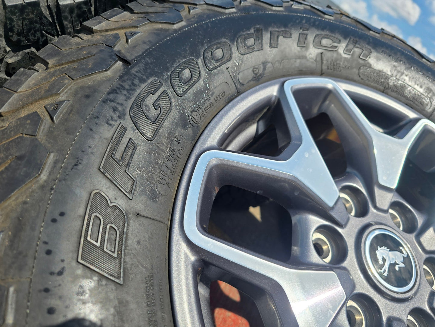 (5) 17" Ford Bronco OEM wheels rims SASQUATCH 95229 10387 Ranger BFG KO2 A/T