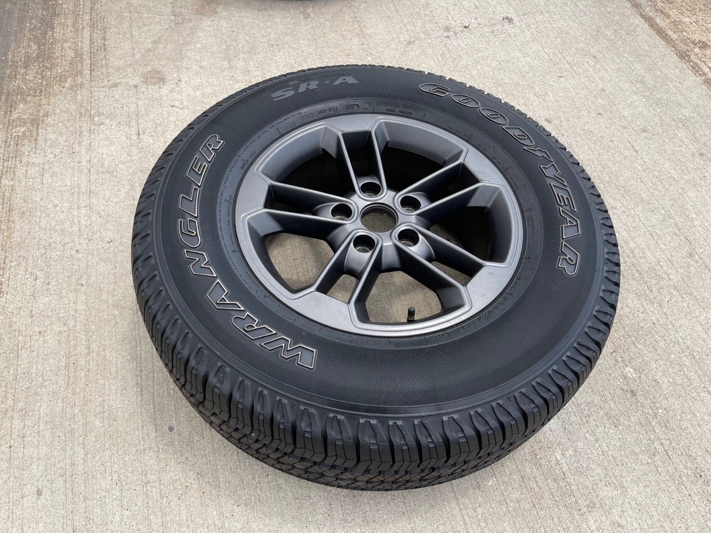 17" Jeep Wrangler Gladiator OEM 9158 9197 wheel rim GRAY spare