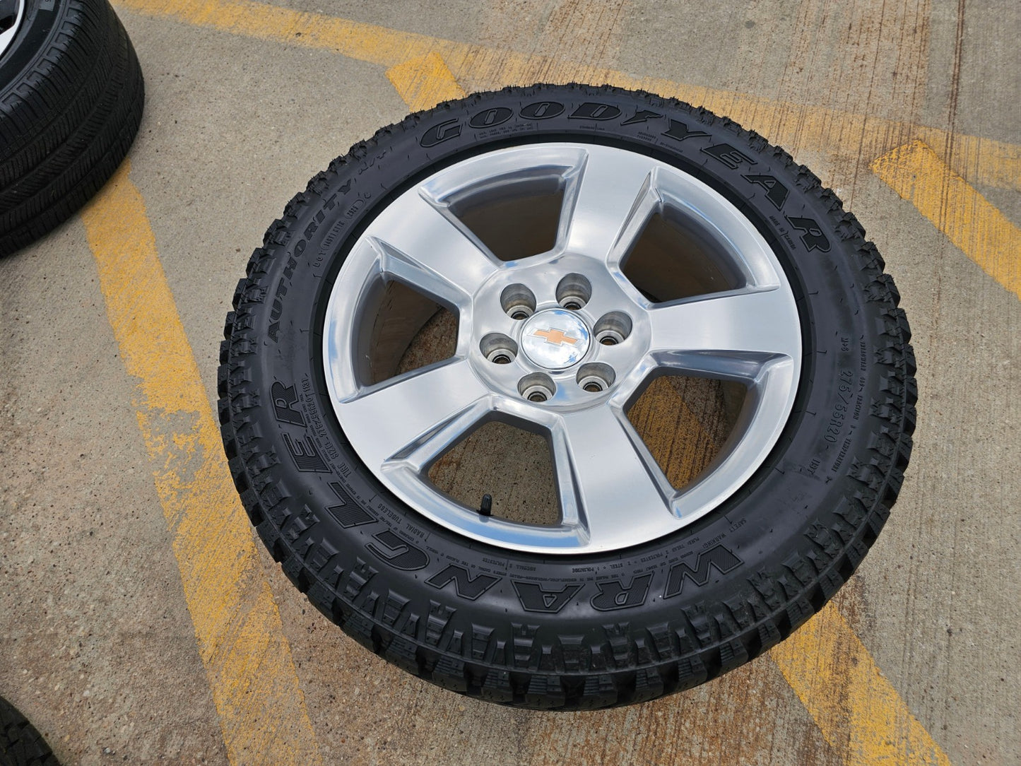 20" Chevy Silverado 1500 Tahoe Suburban OEM wheel rim 5652 tire spare GOODYEAR