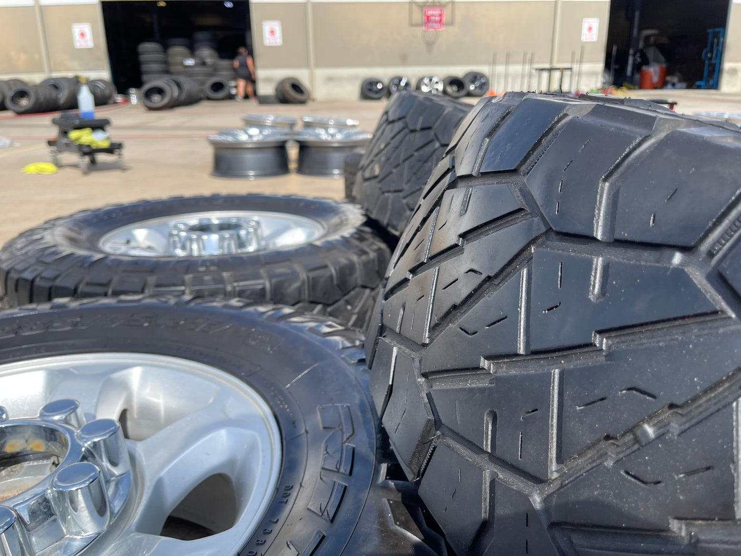 17" Ford F-250 F-350 OEM rims wheels 3950 tires NITRO 34" DISCOUNTED