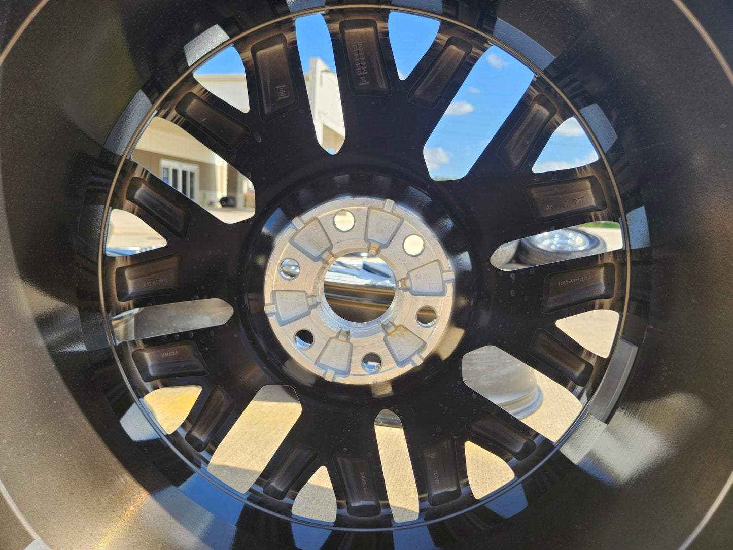 24" GMC Yukon Sierra DENALI OEM wheels rims 2024 2025 2026 2027 DISCOUNTED