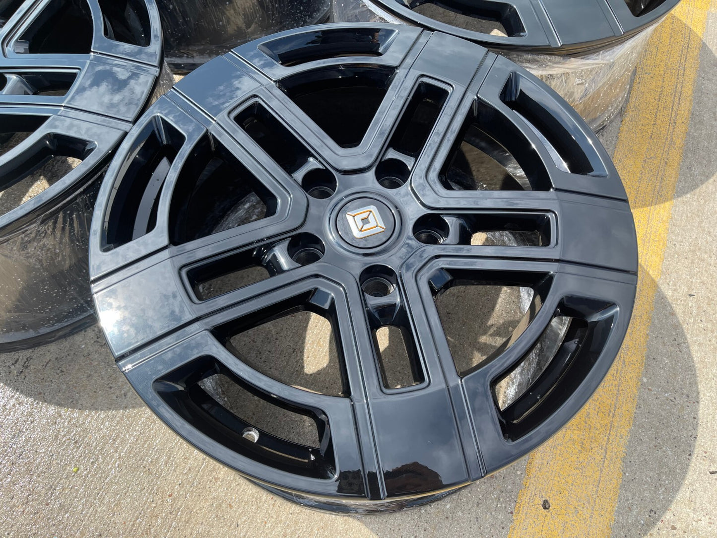 20" Rivian R1T R1S OEM wheels rims PT00973115-A 2022 2023 2024 2025 2026 NEW