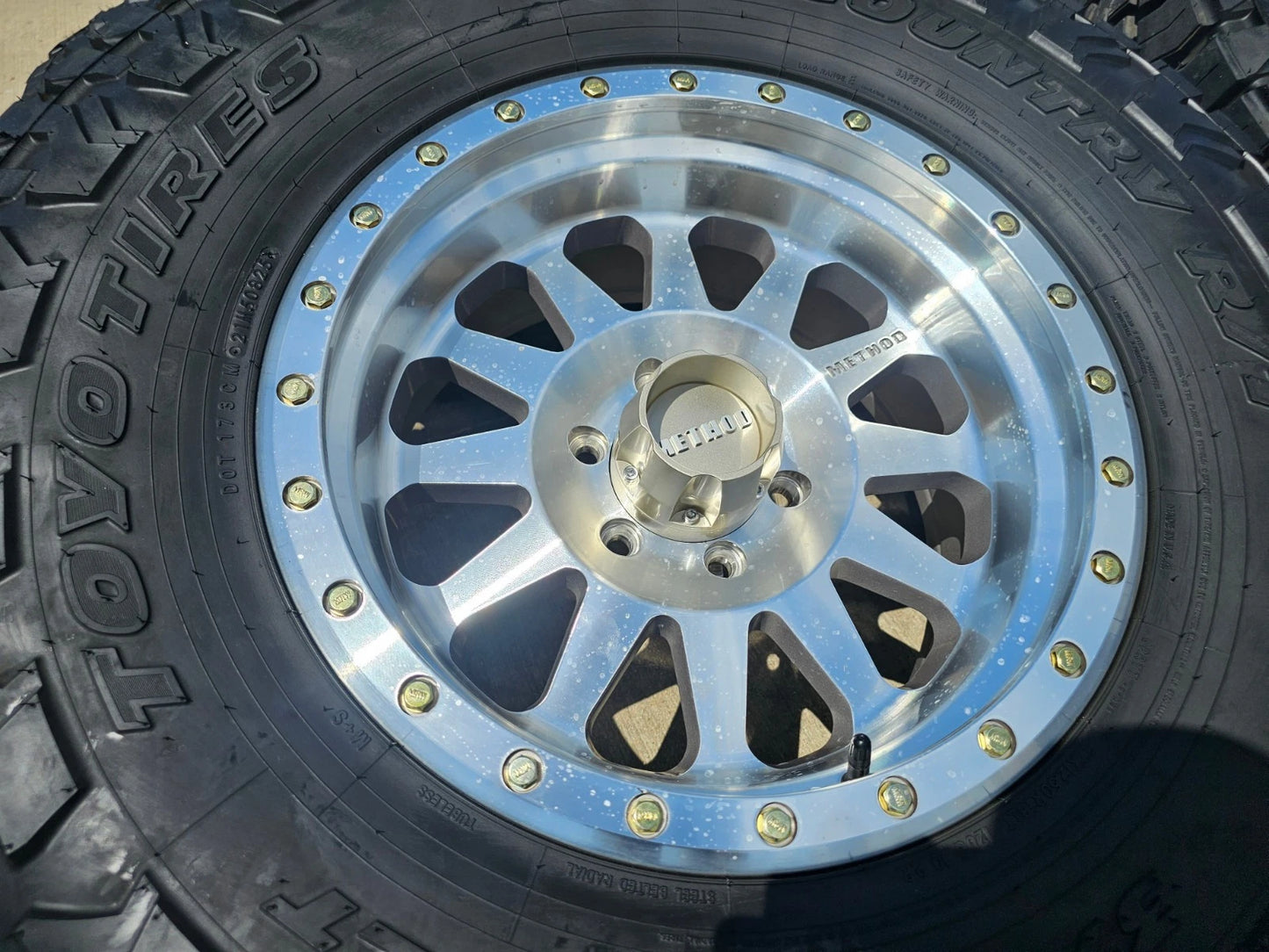 18x9 18" Method MR302 wheels rims Chevy RAM 1500 Tacoma 6x139 6x135 TOYO 37"