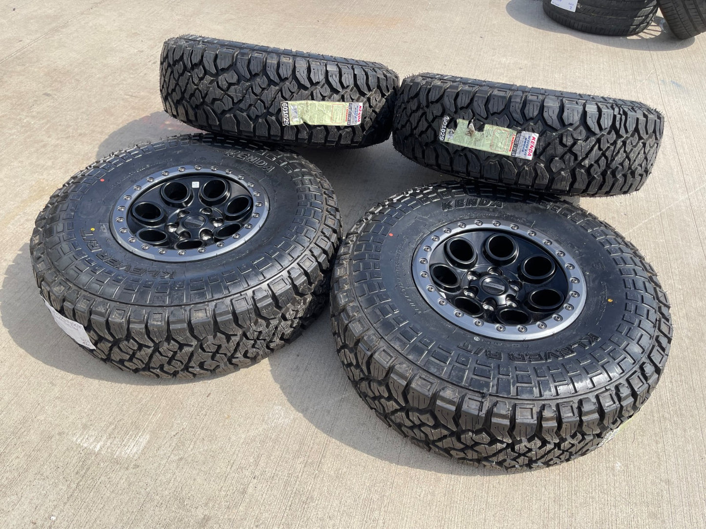 17" Ford F-150 Raptor OEM BEADLOCK 10612 rims wheels 2025 2026 NEW KENDA 37 NEW