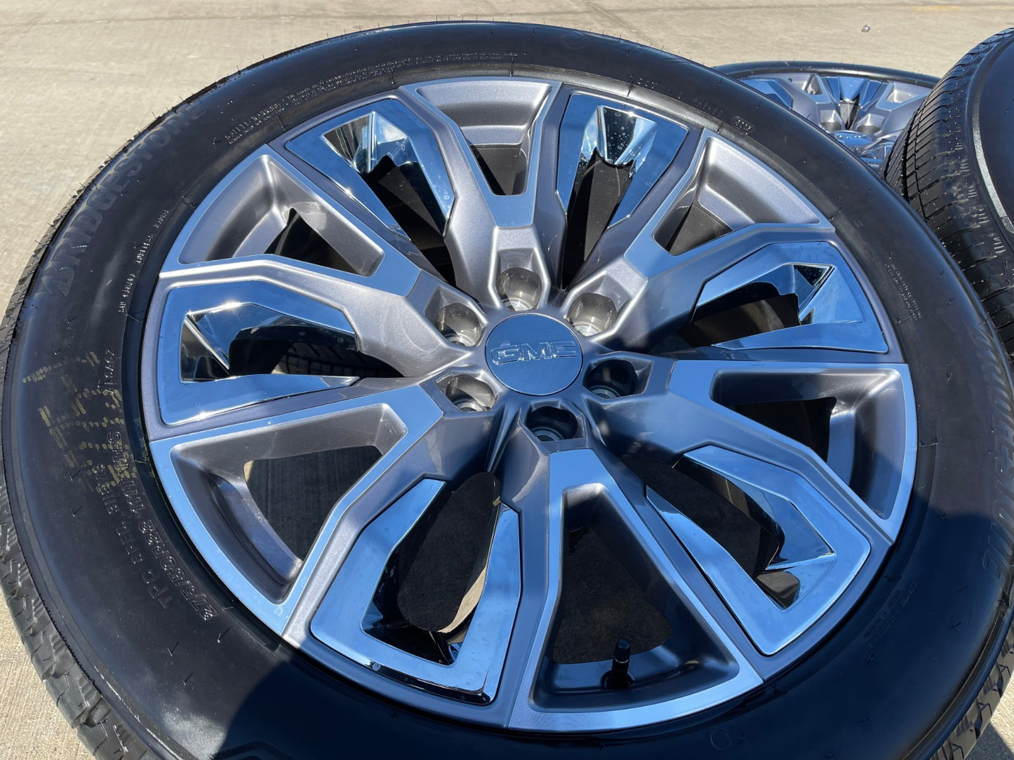 22" GMC Yukon Chevy Tahoe Escalade OEM chrome 95513 14134 wheels rims tires SET
