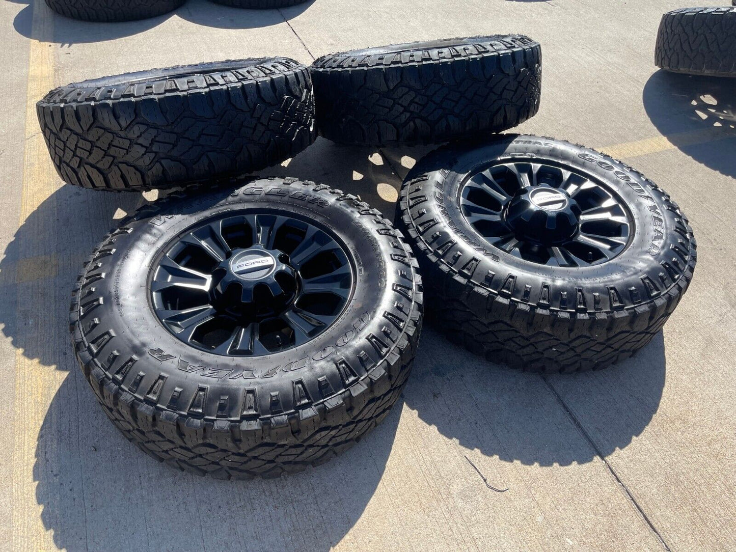 18" Ford F-250 F-350 Tremor OEM 10097 rims wheels DURATRAC tires