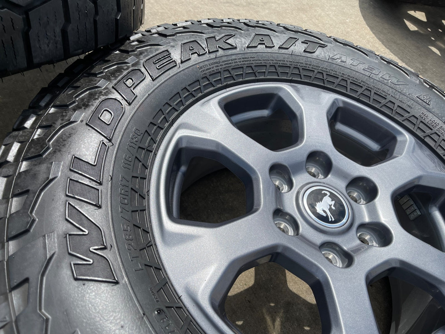 (5) 17" Ford Bronco Big Bend wheels rims 10384 OEM Ranger FALKEN A/T3 33"