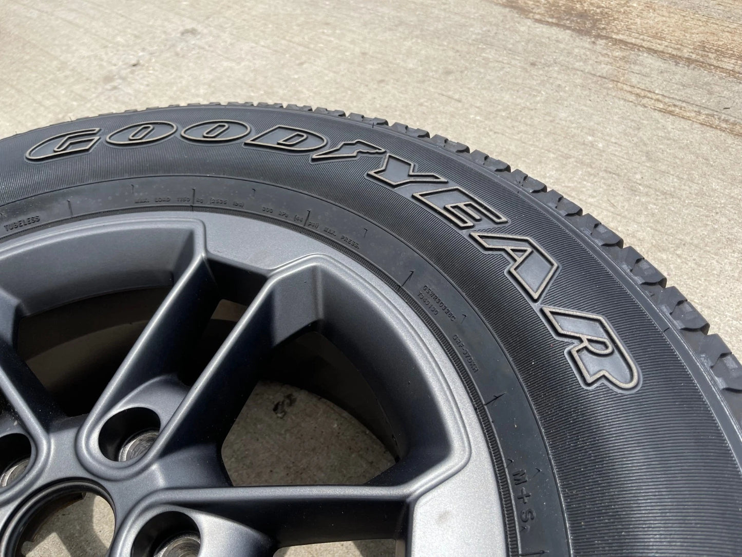 17" Jeep Wrangler Gladiator OEM 9158 9197 wheel rim GRAY spare