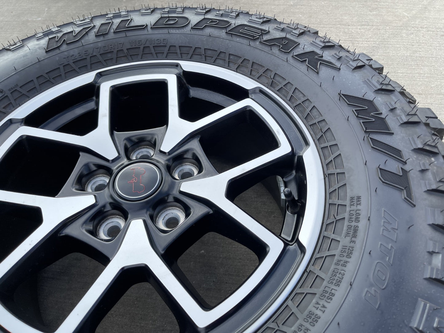 17" Jeep Wrangler Rubicon OEM 95730 9327 wheels rims Gladiator FALKEN MT 33" NEW