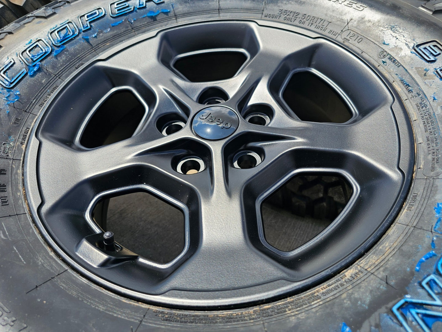 17" Jeep Gladiator RUBICON OEM wheels rims black Wrangler 9236 NEW COOPER 35"