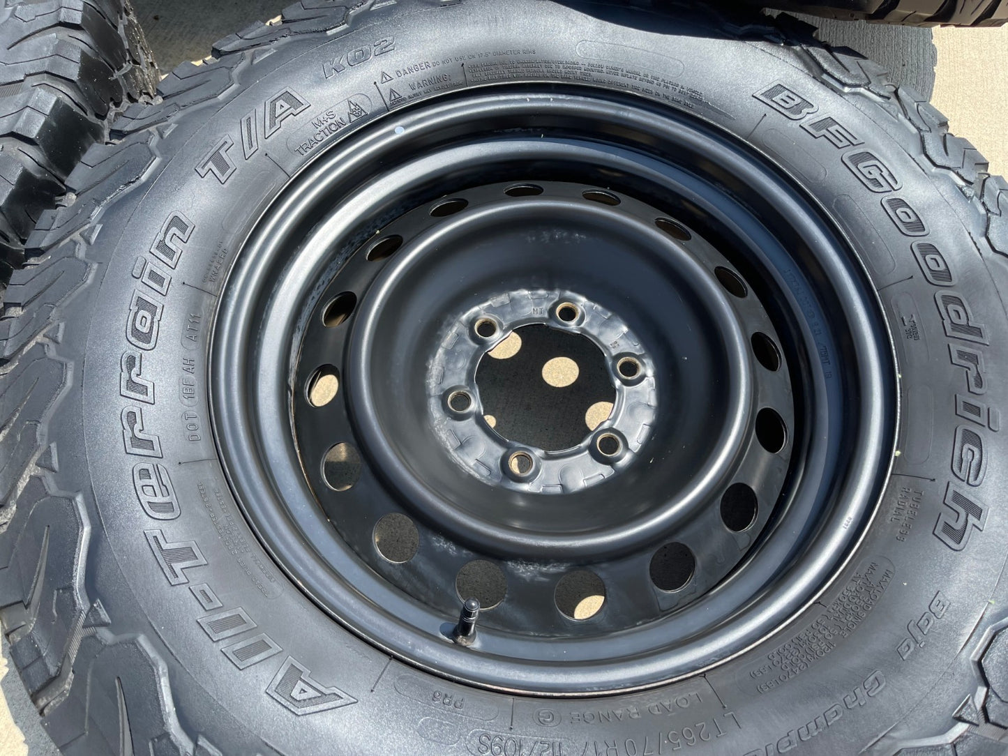 17" Toyota FJ Cruiser TRD PRO 4Runner Tacoma OEM 69504 wheels rims BFG KO2 A/T