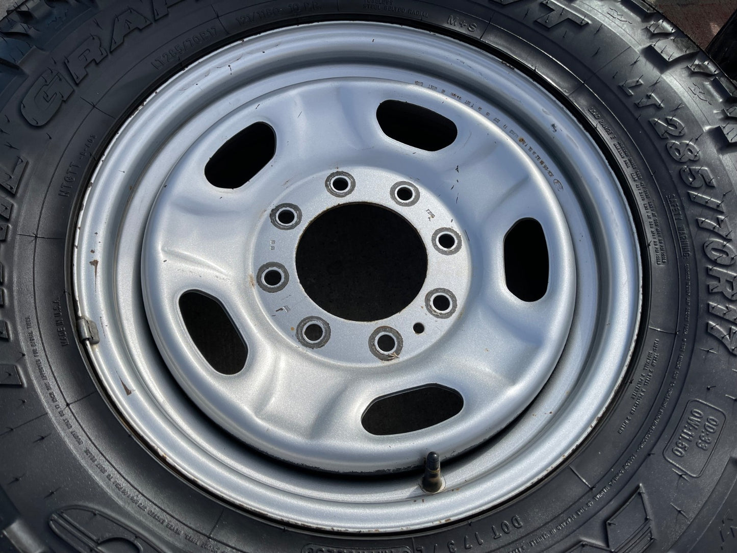 17" Ford F-250 F-350 OEM 3828 wheels rims tires NITRO GRAPLER M/T 33"