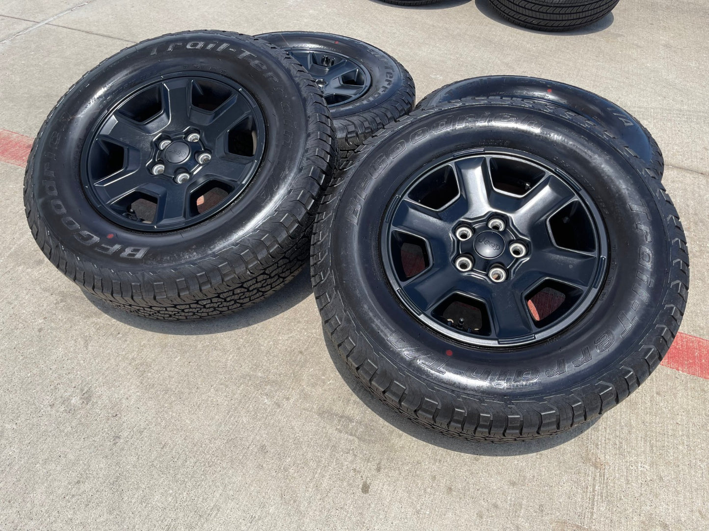 17" Jeep Wrangler Rubicon OEM 9260 wheels rims Gladiator tires BFG A/T NEW