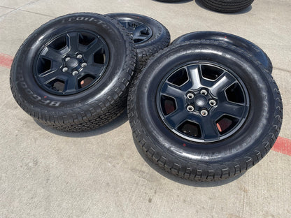 17" Jeep Wrangler Rubicon OEM 9260 wheels rims Gladiator tires BFG A/T NEW