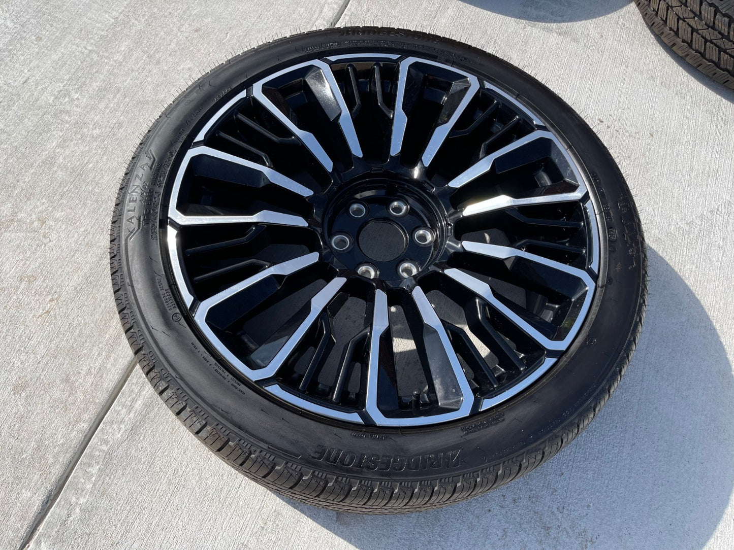 24" Chevy Tahoe Suburban Silverado OEM High Country wheel rim 2025 2026 2027