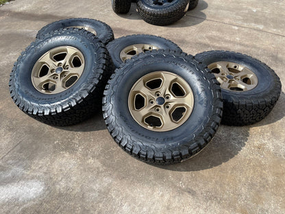 17" Jeep Gladiator RUBICON OEM wheels rims BRONZE Wrangler 9236 NEW 35" BFG