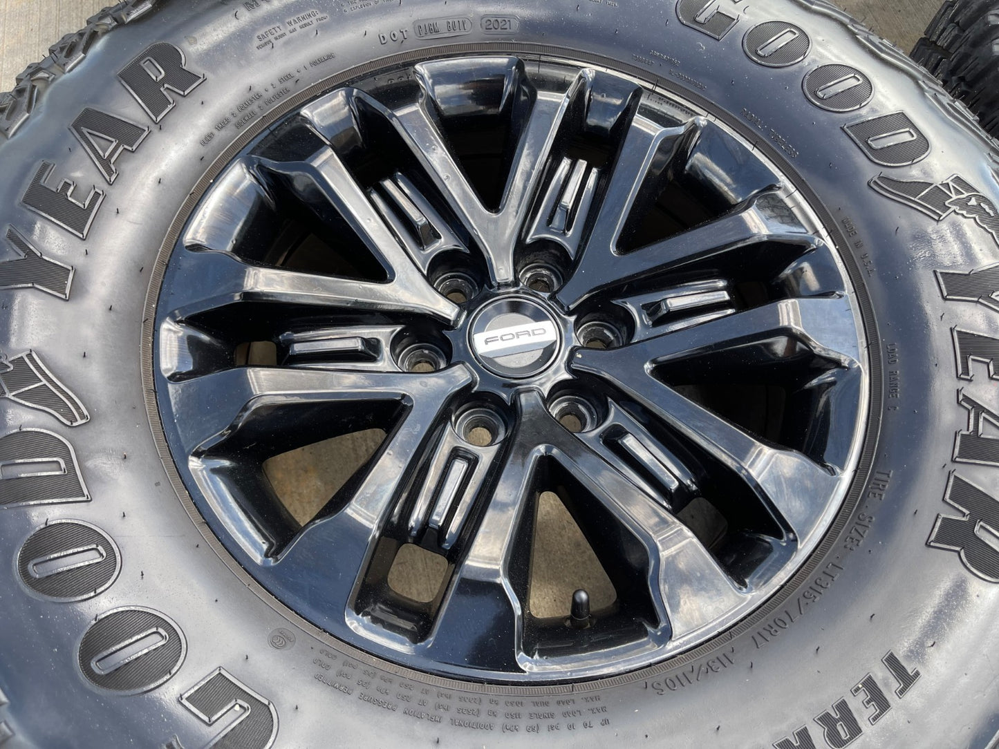 17" Ford F-150 Raptor OEM 96648 rims wheels tires SET GOODYEAR 35"