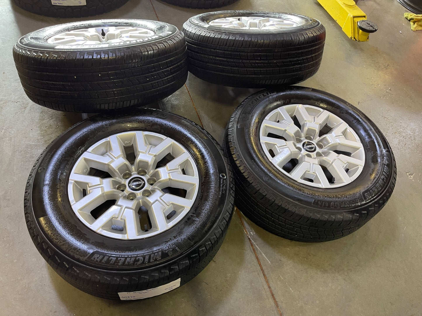 17" Nissan Frontier OEM Desert Runner 62832 wheels rims 2024 2025 2026 MICHELIN