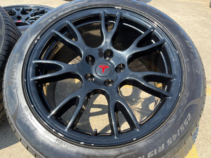 19" Tesla Model Y Gemini OEM 190256 wheels rims 2022 2023 2024 2025 2026 PIRELLI