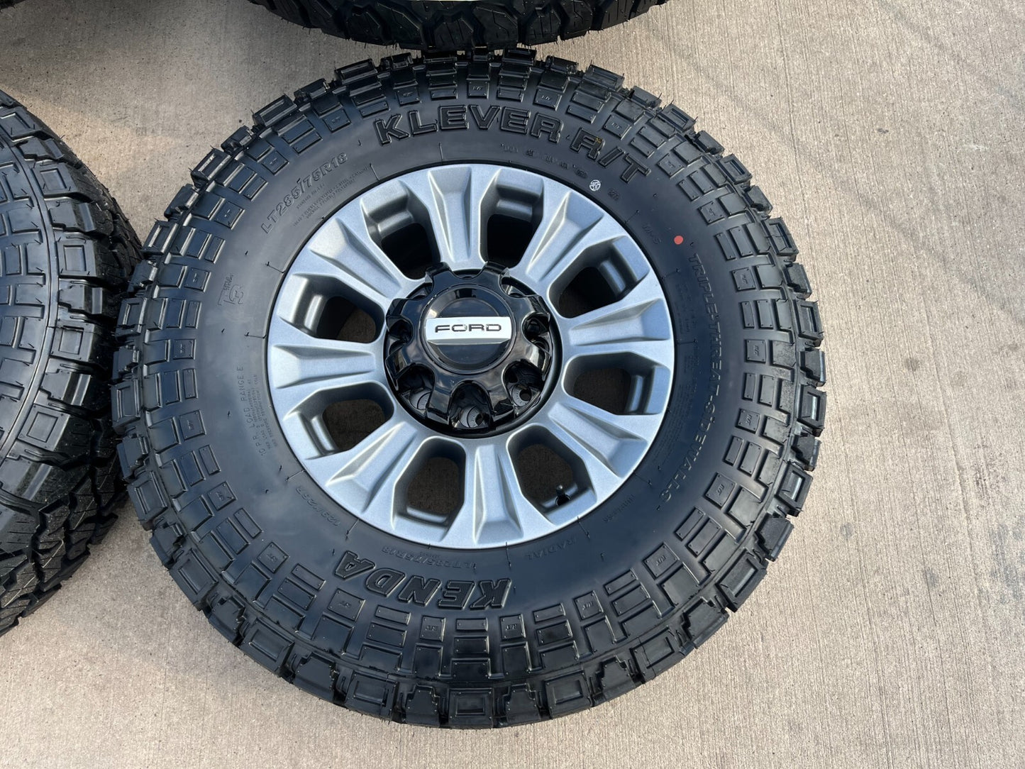 18" Ford F-250 F-350 OEM TREMOR gray rims wheels 10097 tires 2024 2025 NEW 35"