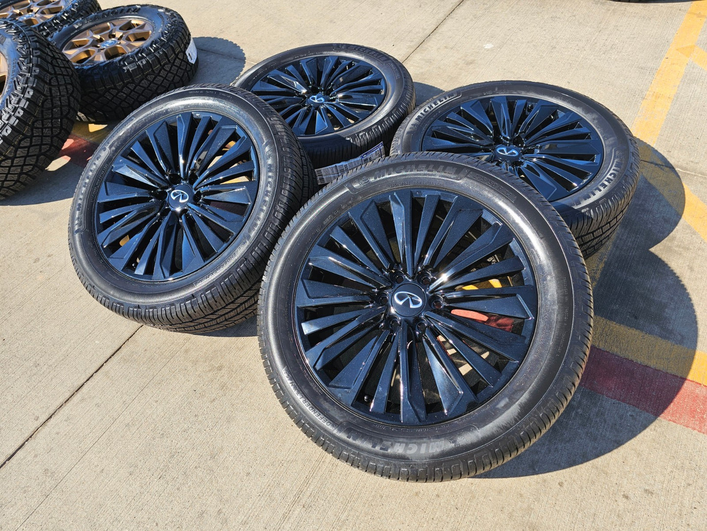 22" Infiniti QX80 QX56 Nissan Titan Armada OEM 94236 wheels rims MIHCELIN NEW