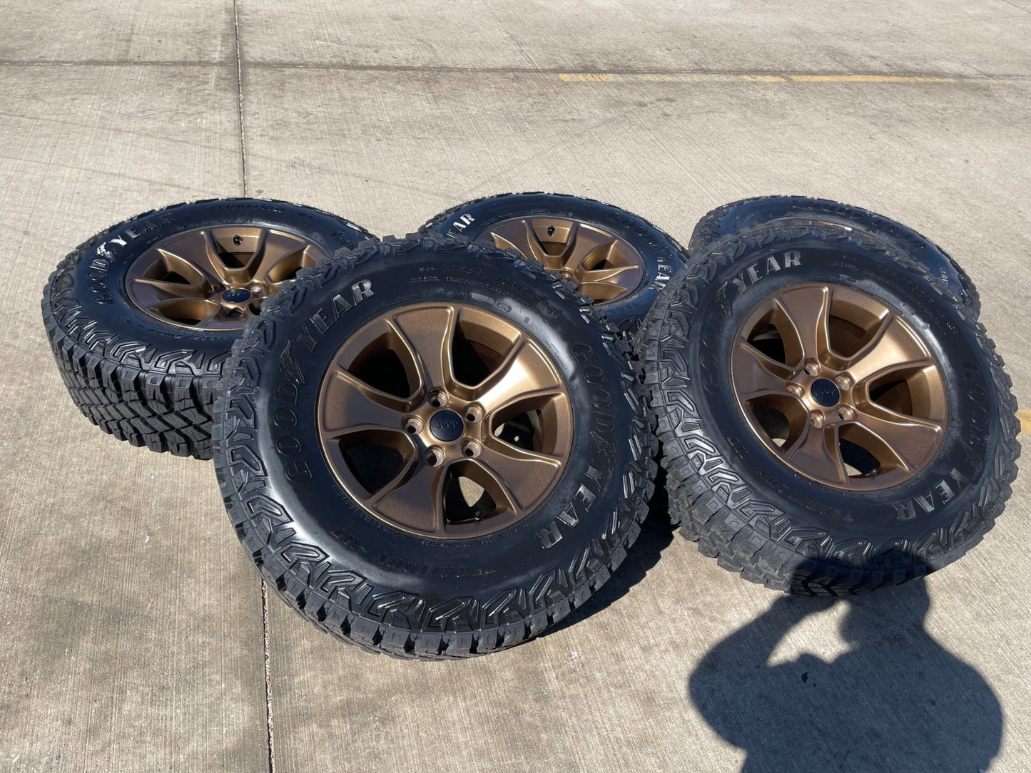 (5) 17" Jeep Wrangler Rubicon OEM 96226 wheels rims Gladiator GOODYEAR 33" NEW