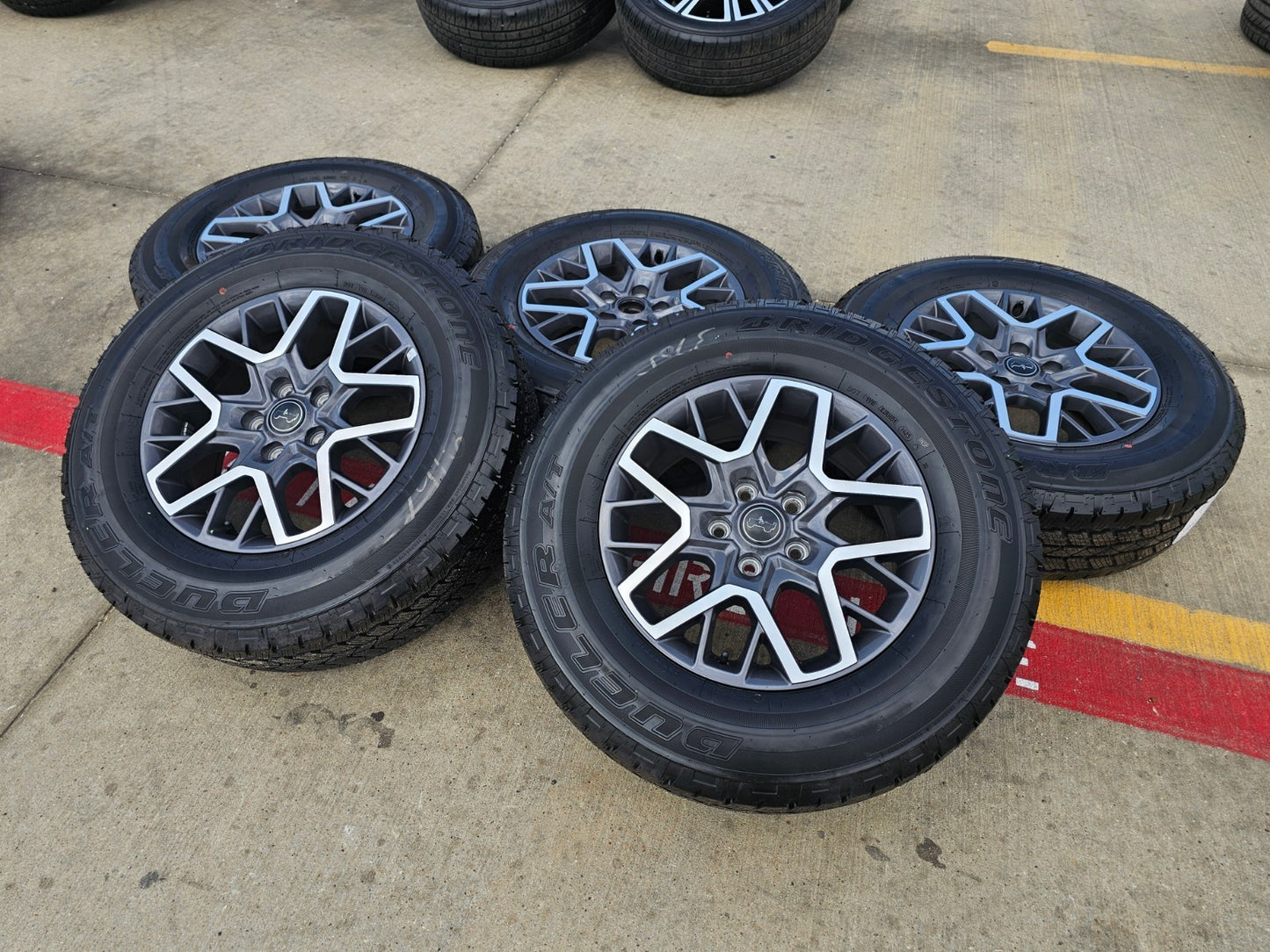 18" Jeep Wrangler Grand Cherokee Gladiator OEM 9331 wheels rims DUELER A/T NEW