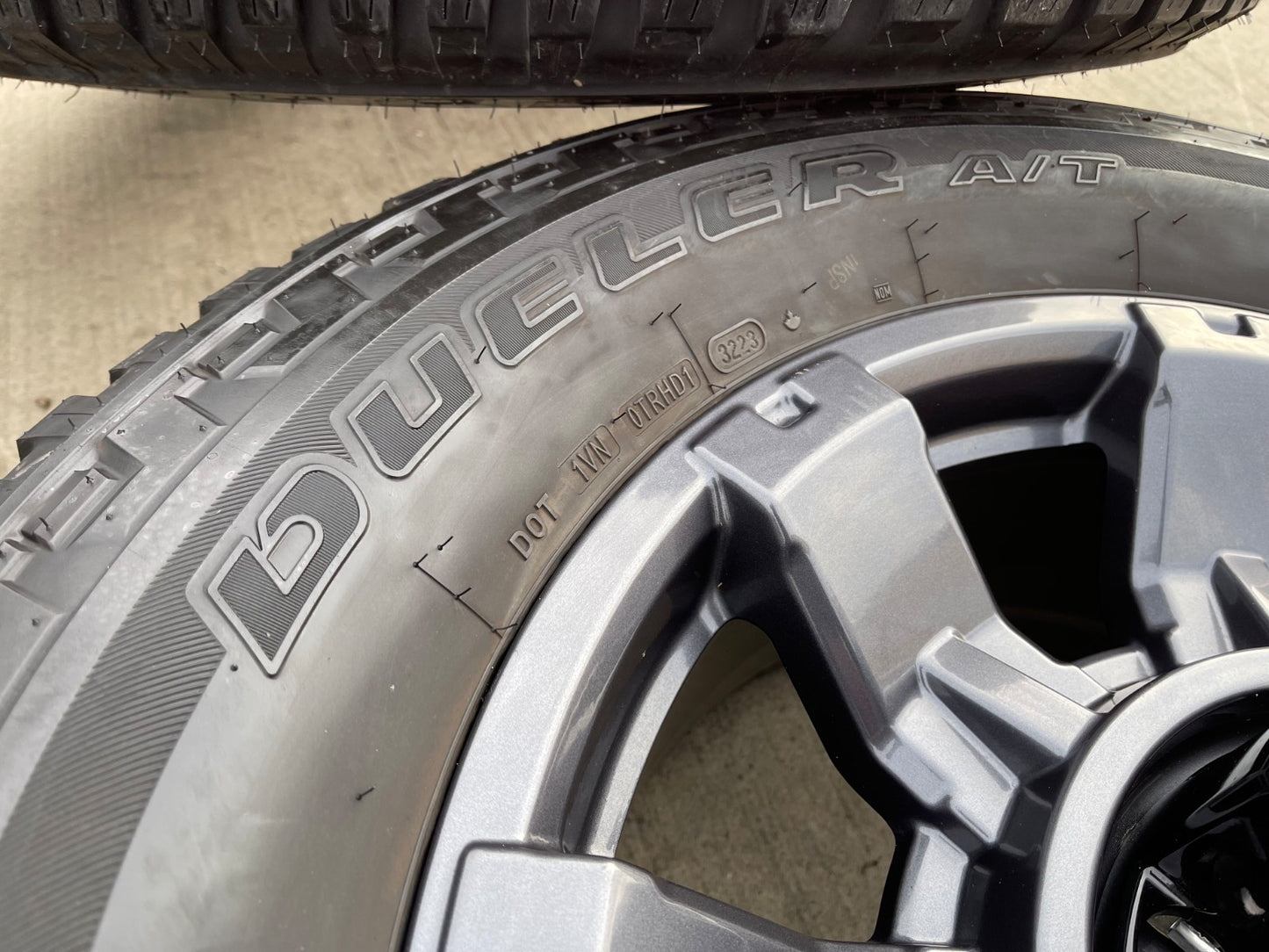 20" Ford F-250 F-350 OEM gray Lariat 10485 10296 wheels rims BRIDGESTONE A/T