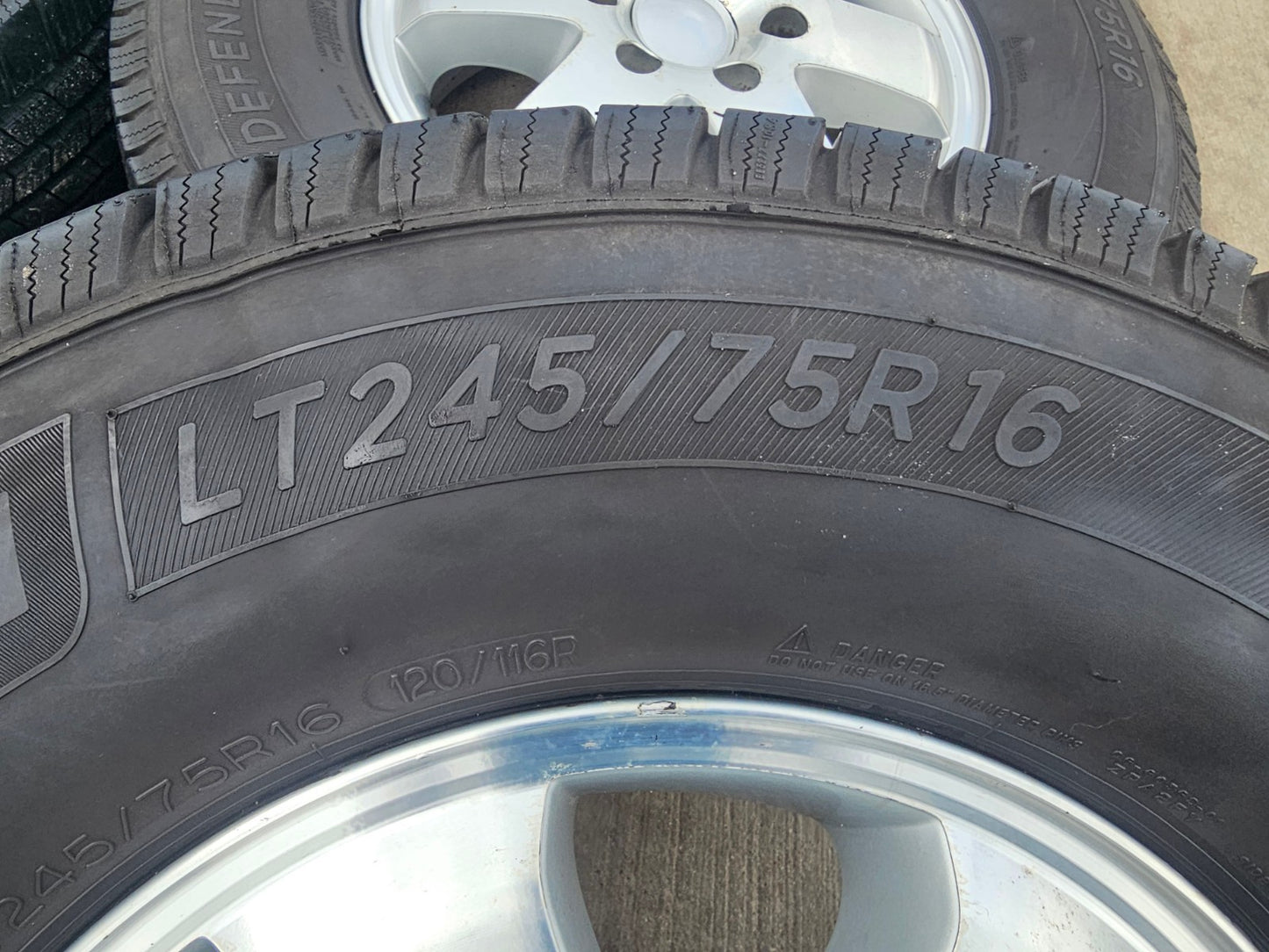 (4) 16" Mercedes Sprinter OEM 2353 wheels rims tires MICHELIN