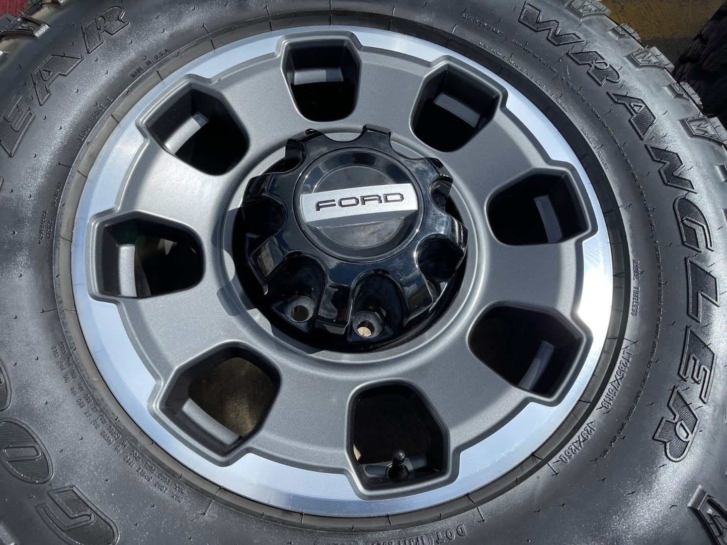 18" Ford F-250 F-350 OEM TREMOR rims wheels 10482 tires SET DURATRAC R/T 35" NEW