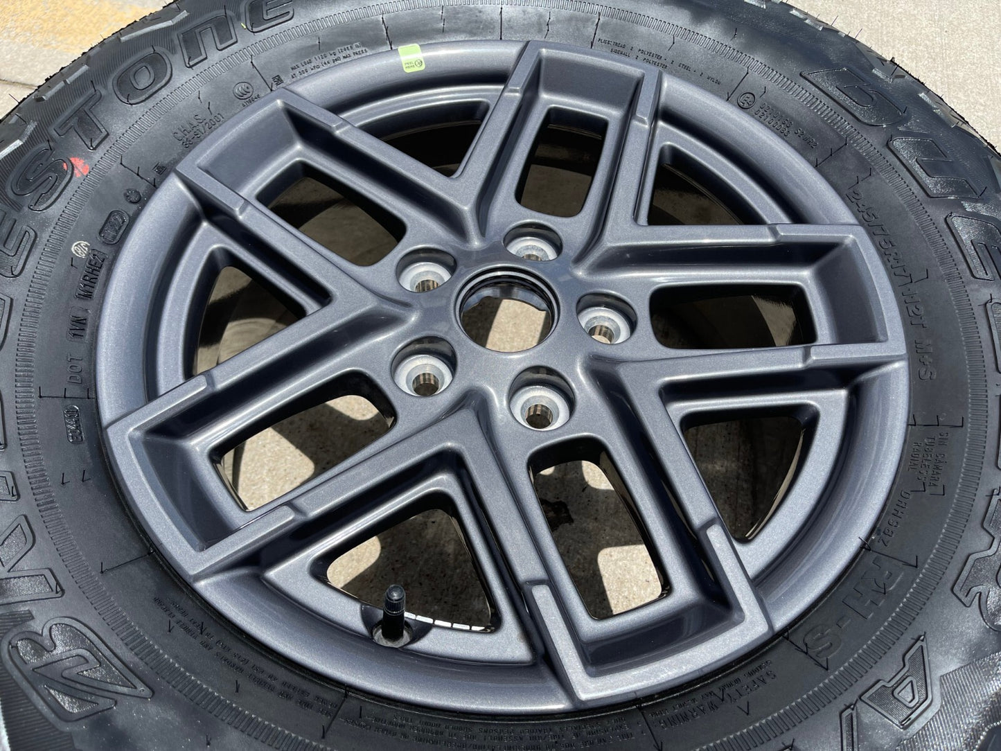 17" Jeep Wrangler Rubicon Sport S OEM wheel rim 51649 Gladiator DUELER A/T NEW