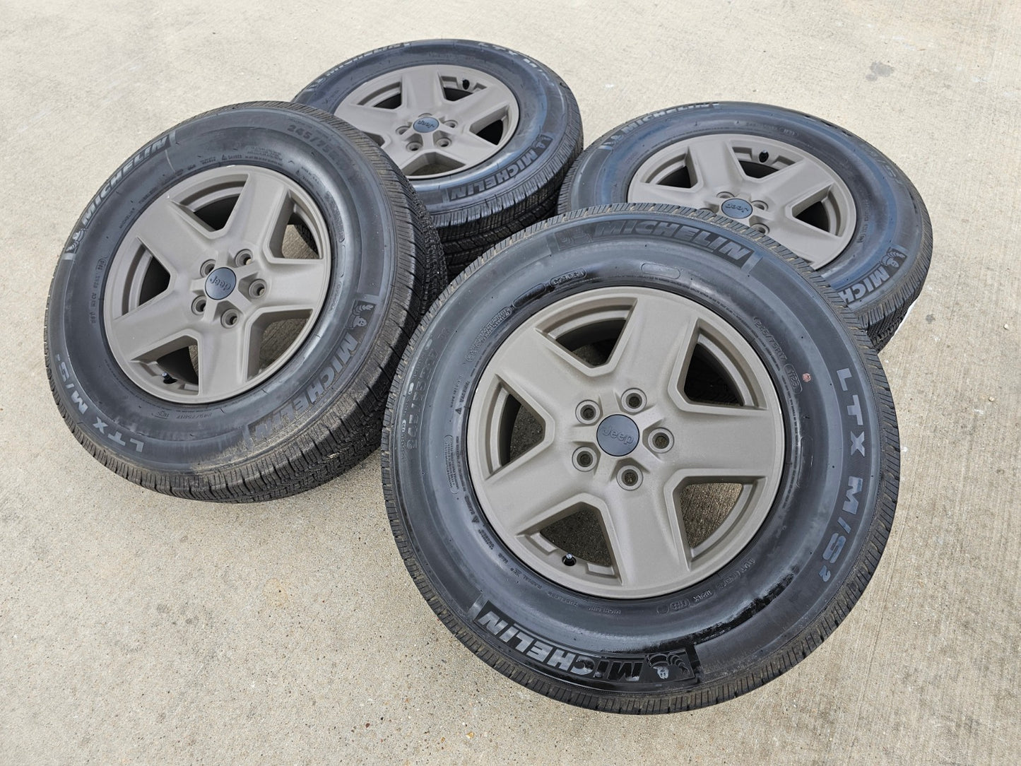 17" Jeep Gladiator MILITARY EDITION OEM wheels rims 9235 Wrangler NEW