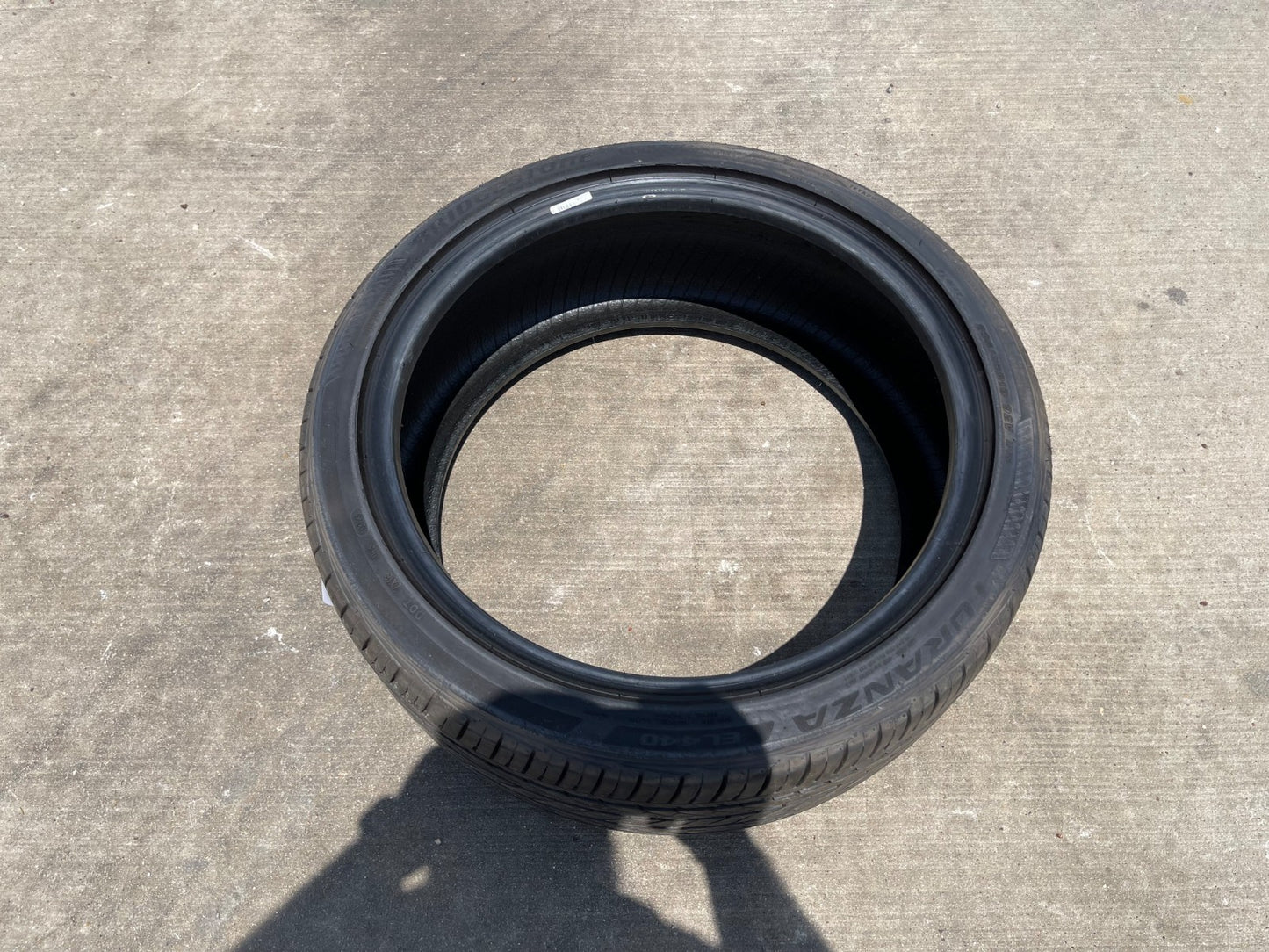 (1) 235/40/19 Bridgestone Turanza EL440 tire 235/40R19 92V M+S
