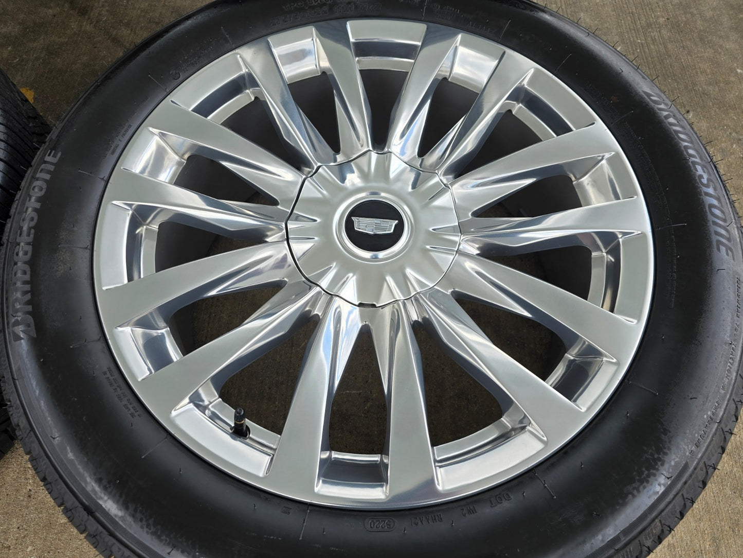 22" Cadillac Escalade Platinum OEM wheels rims 95026 4873 tires DISCOUNTED