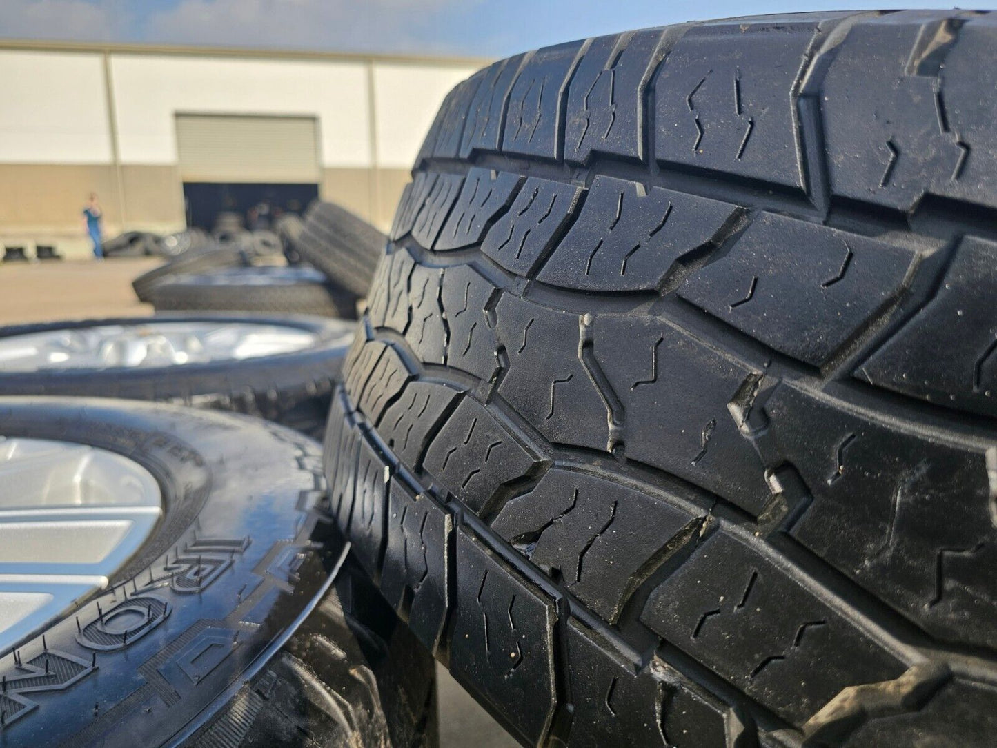 20" Chevy Silverado GMC Sierra AT4 2500 3500 OEM wheels rims 5950 tires