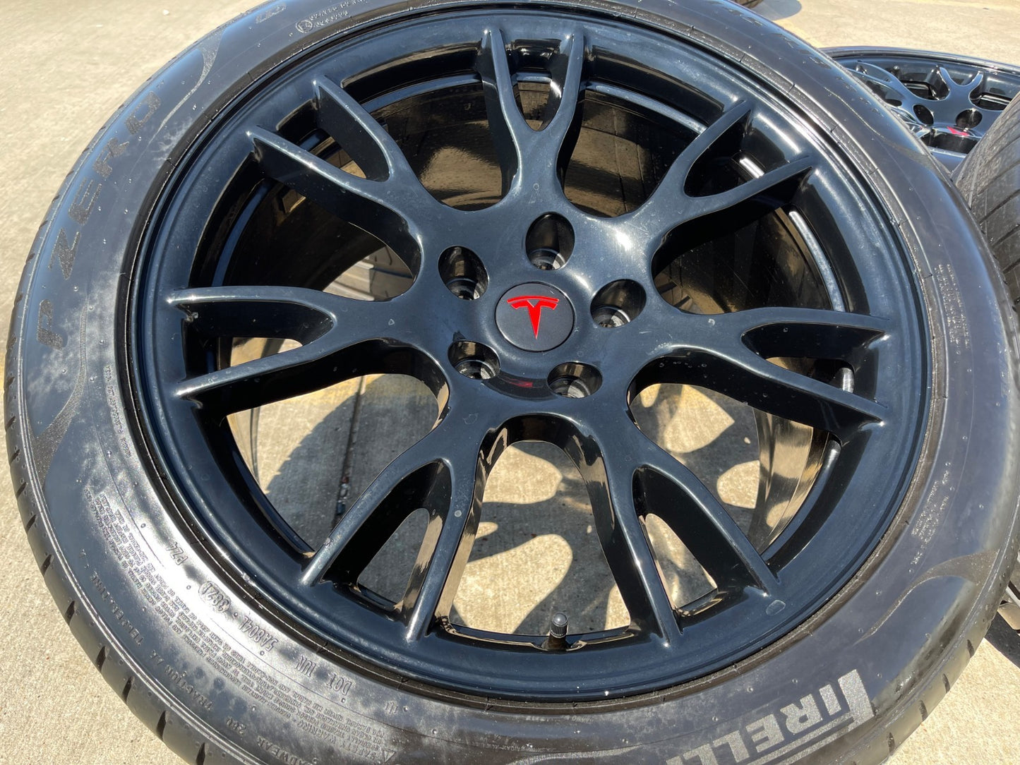 19" Tesla Model S OEM PLAID wheels rims 2022 2023 2024 2025 2026 2027 PIRELLI