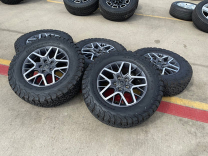 18" Jeep Wrangler Grand Cherokee Gladiator OEM 9331 wheels rims BFG KO2 A/T NEW