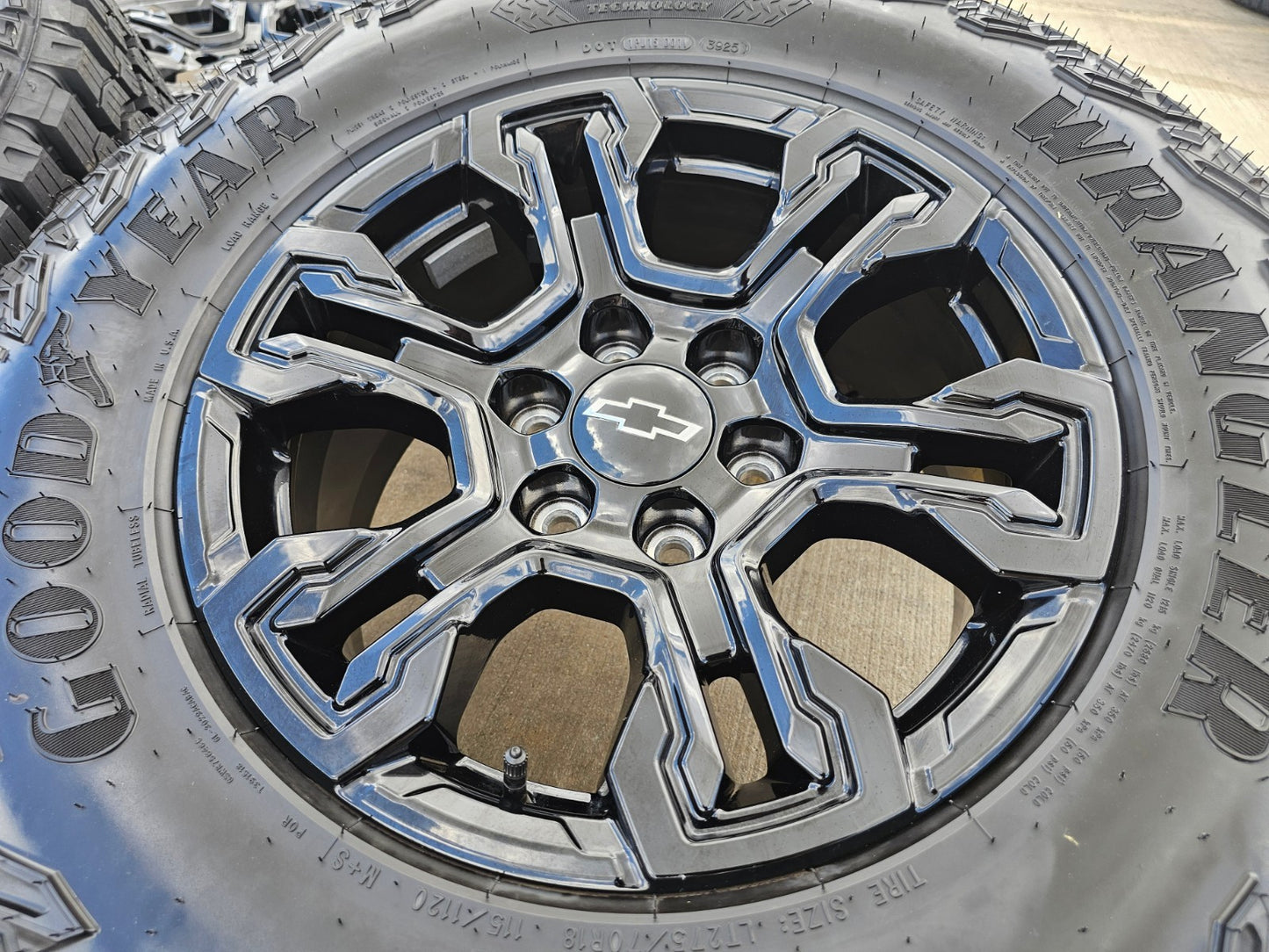 NEW 18" Chevy Silverado ZR2 Tahoe TRAIL BOSS Sierra OEM 95415 wheels rims NEW