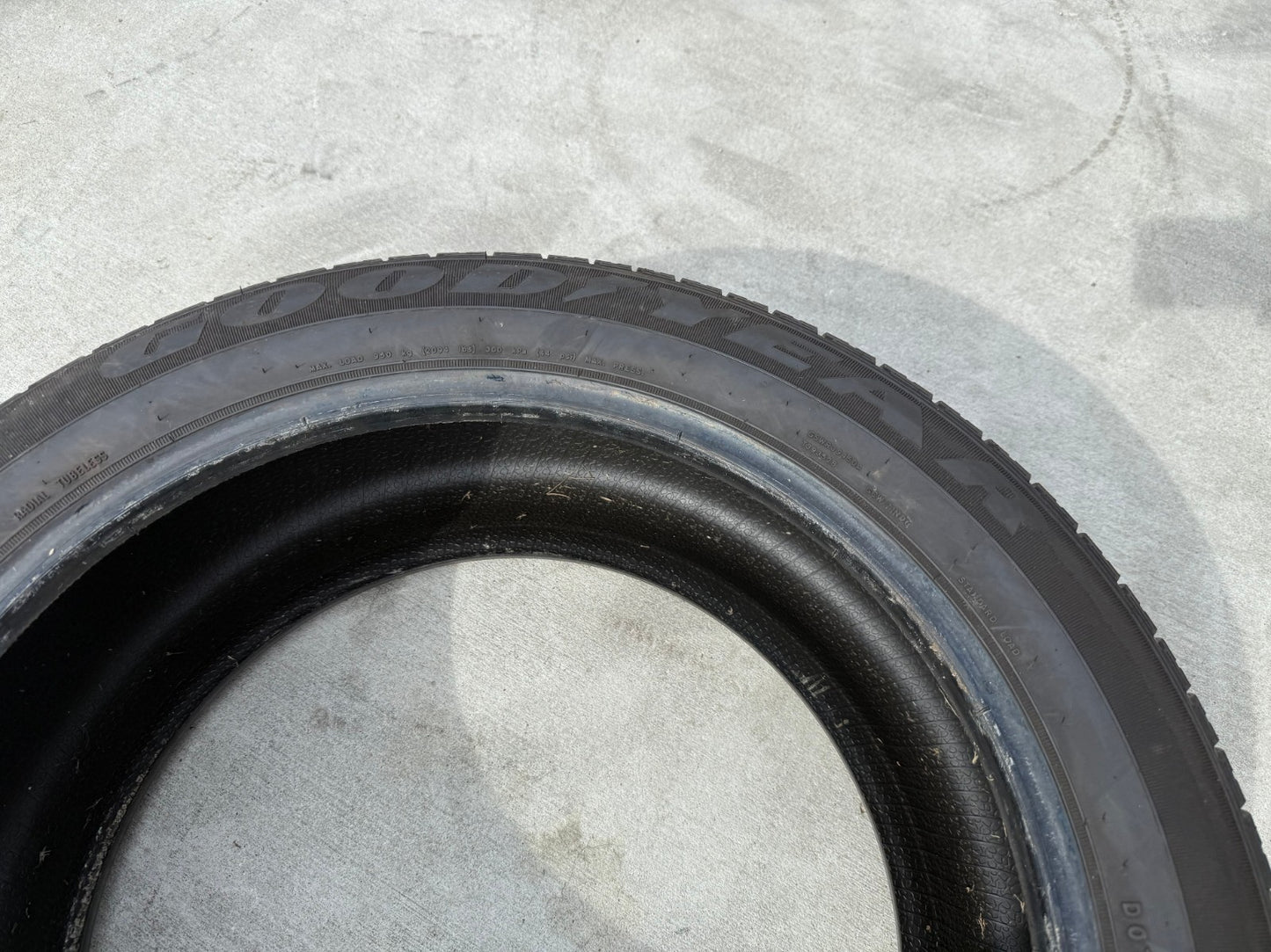 (1) 275/45/20 Goodyear Eagle GT2 tire 106V 275/45R20