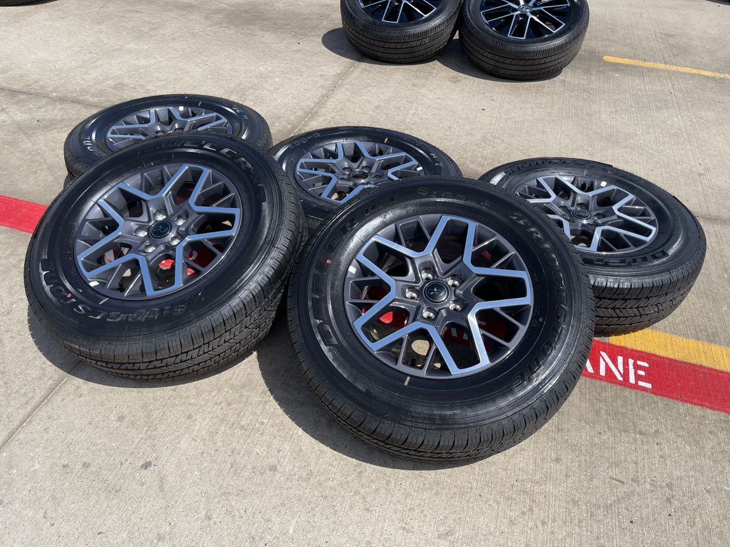 18" Jeep Wrangler Gladiator Grand Cherokee OEM 9331 wheels rims SET tires NEW