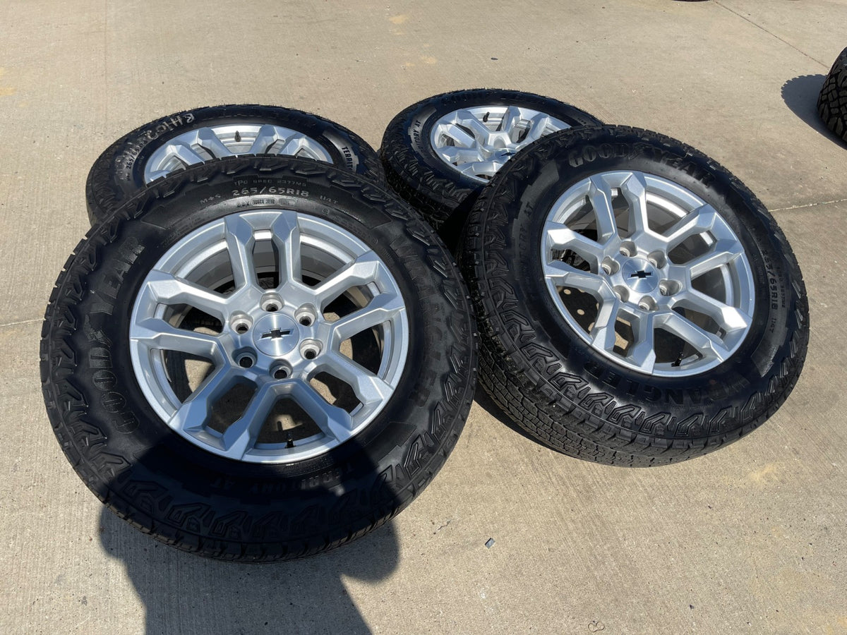 18" Chevy Silverado Suburban Tahoe OEM 14091 wheels rims GMC SET GOODYEAR A/T